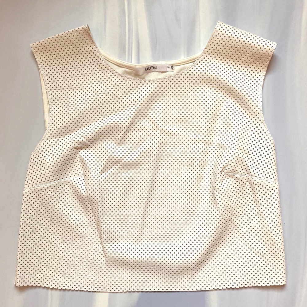 Bailey 44 white top